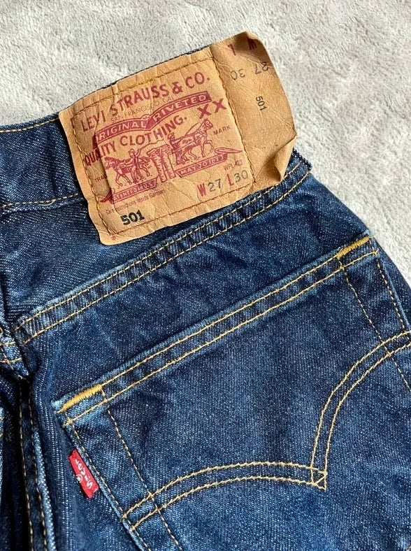 Levi‘s 501 Jeans in Marineblau - W27 (Gr. S)