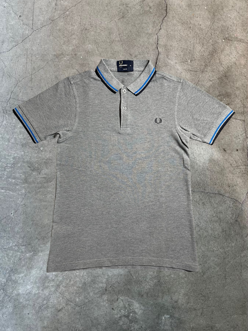 Fred Perry Polohemd in hellgrau - Gr. XS