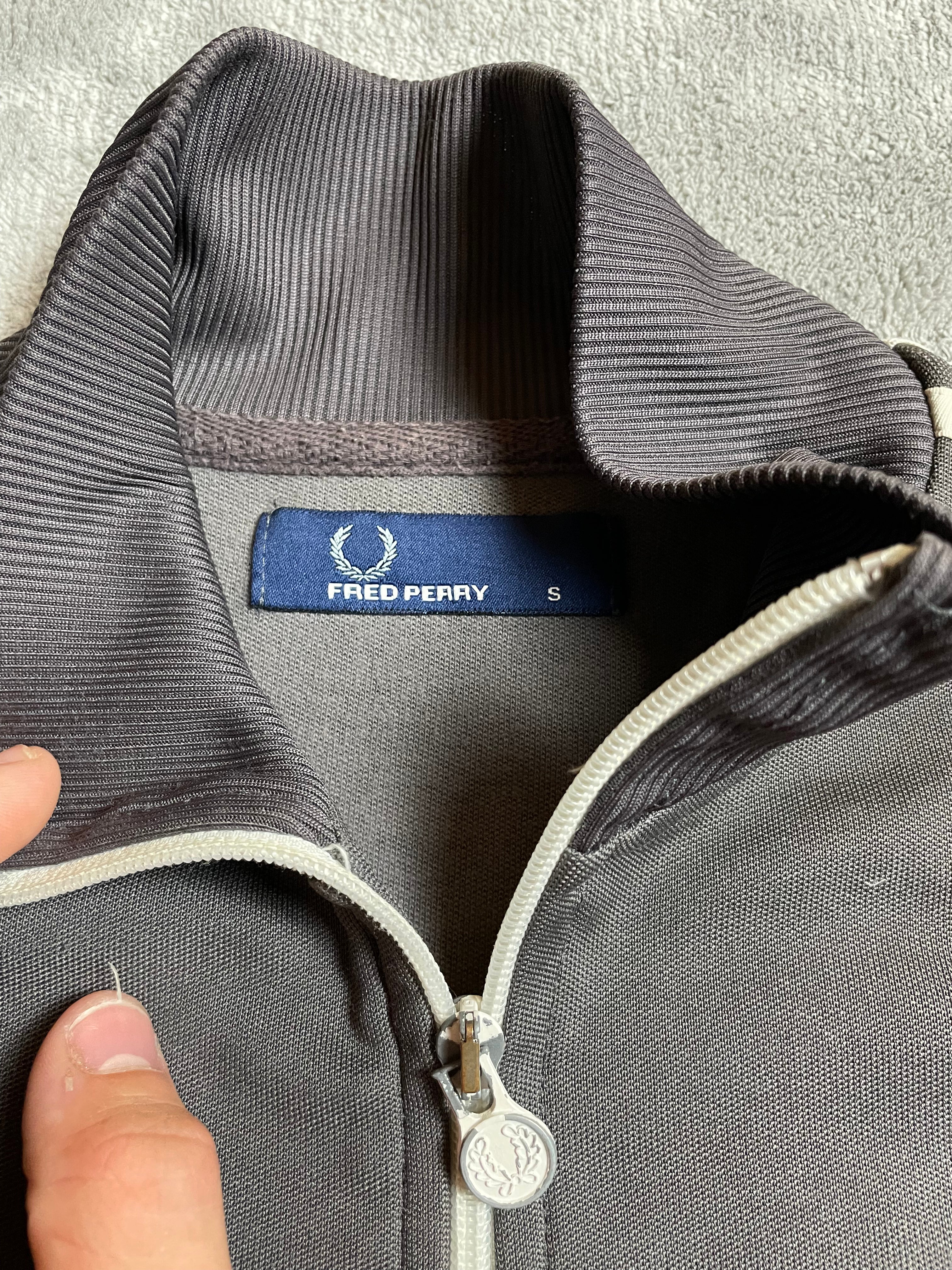Fred Perry Trainingsjacke in Grau - Gr. S