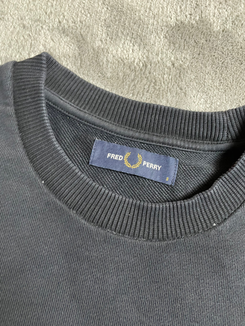 Fred Perry Sweatshirt in schwarz - Gr. S