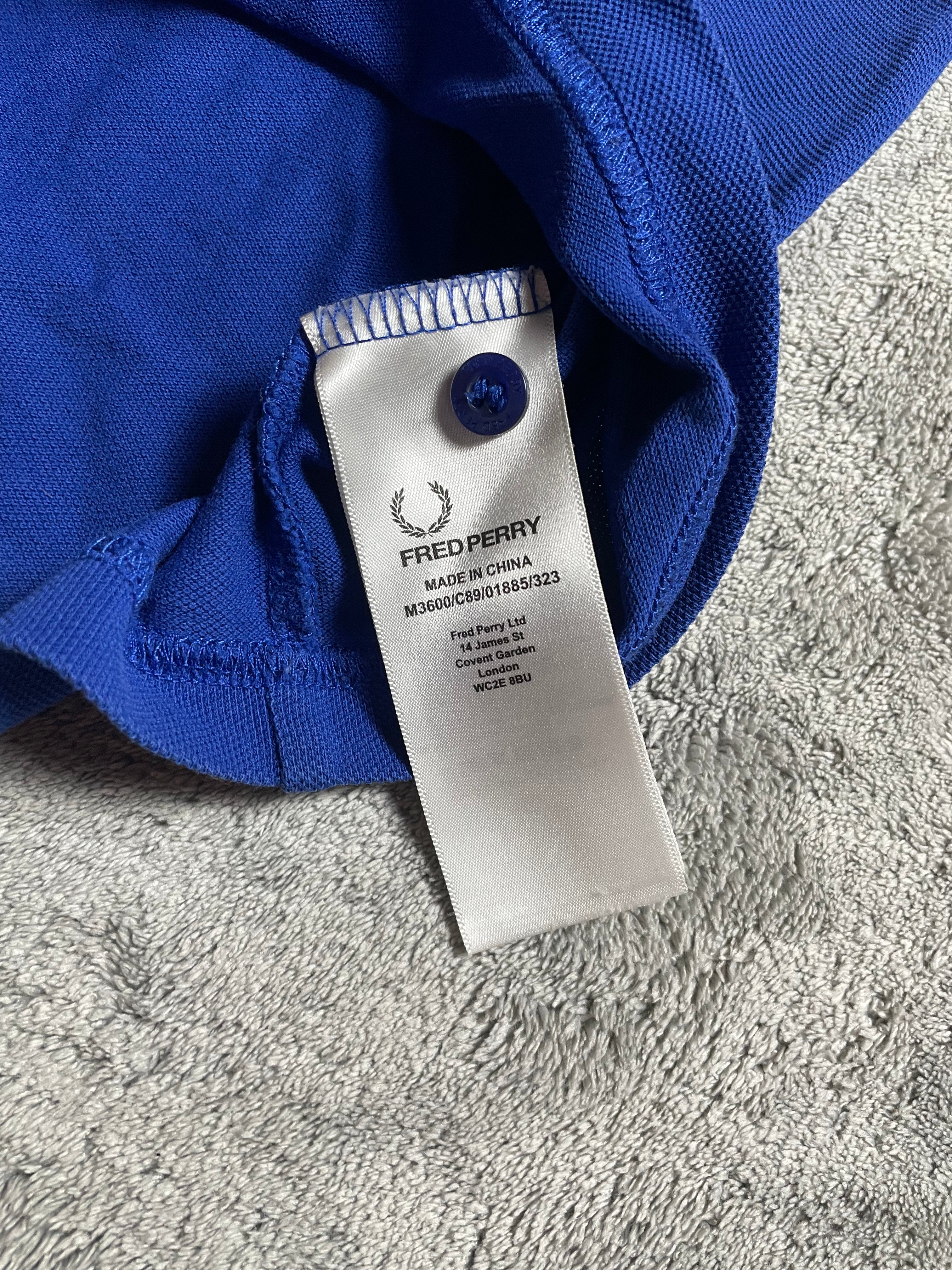 Fred Perry Polohemd in Marineblau - Gr. S
