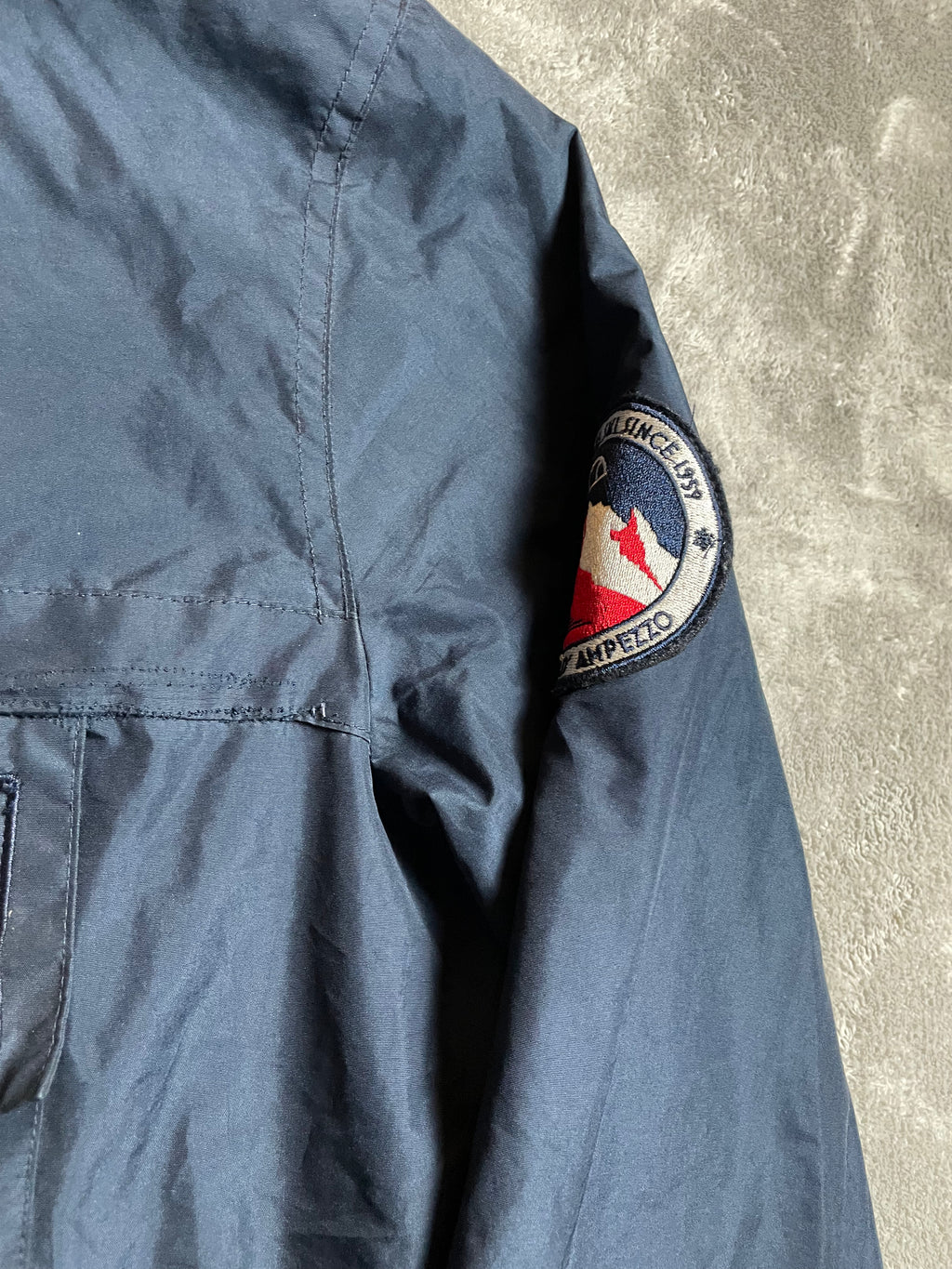Ellesse Windbreaker in Marineblau - Gr. S