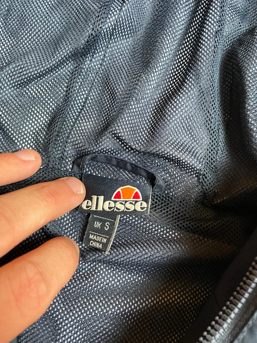 Ellesse Windbreaker in Marineblau - Gr. S