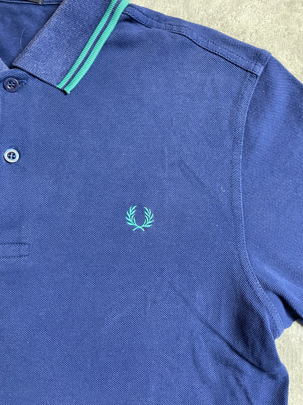 Fred Perry Poloshirt in Marineblau - Gr. M