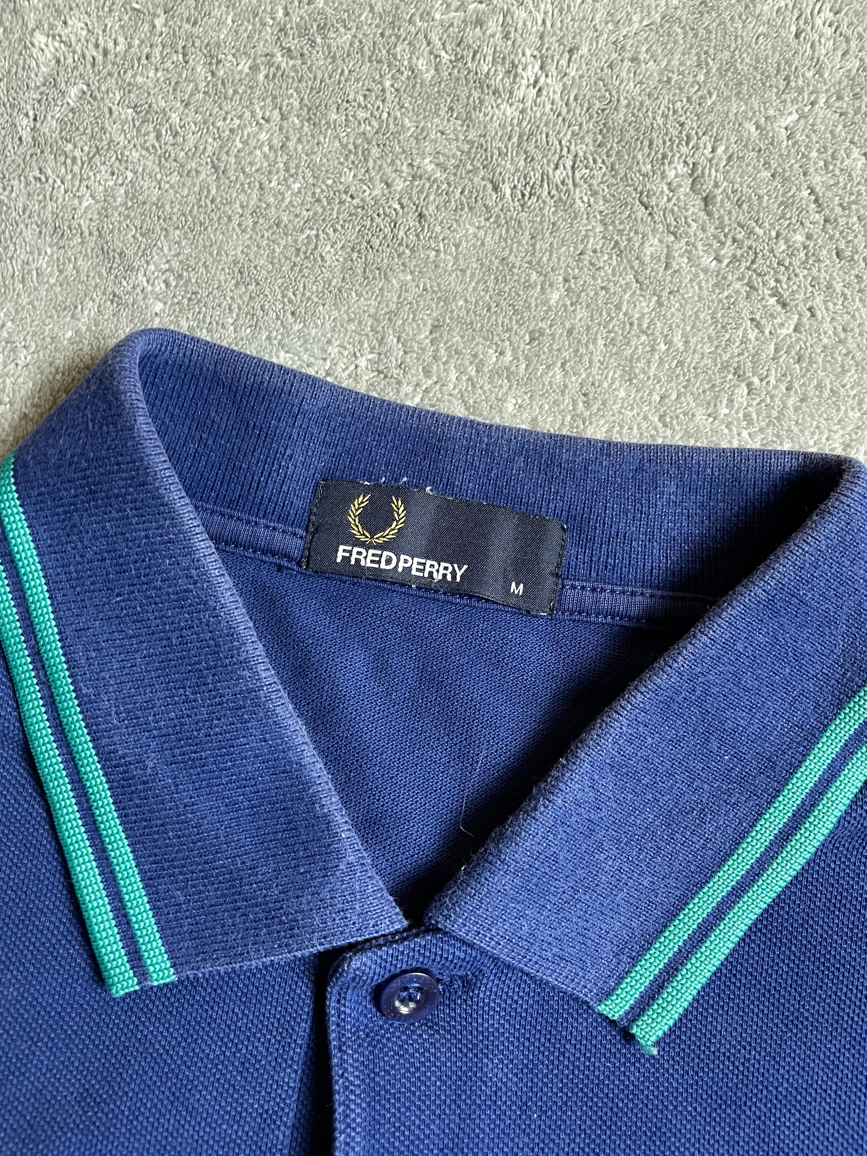 Fred Perry Poloshirt in Marineblau - Gr. M