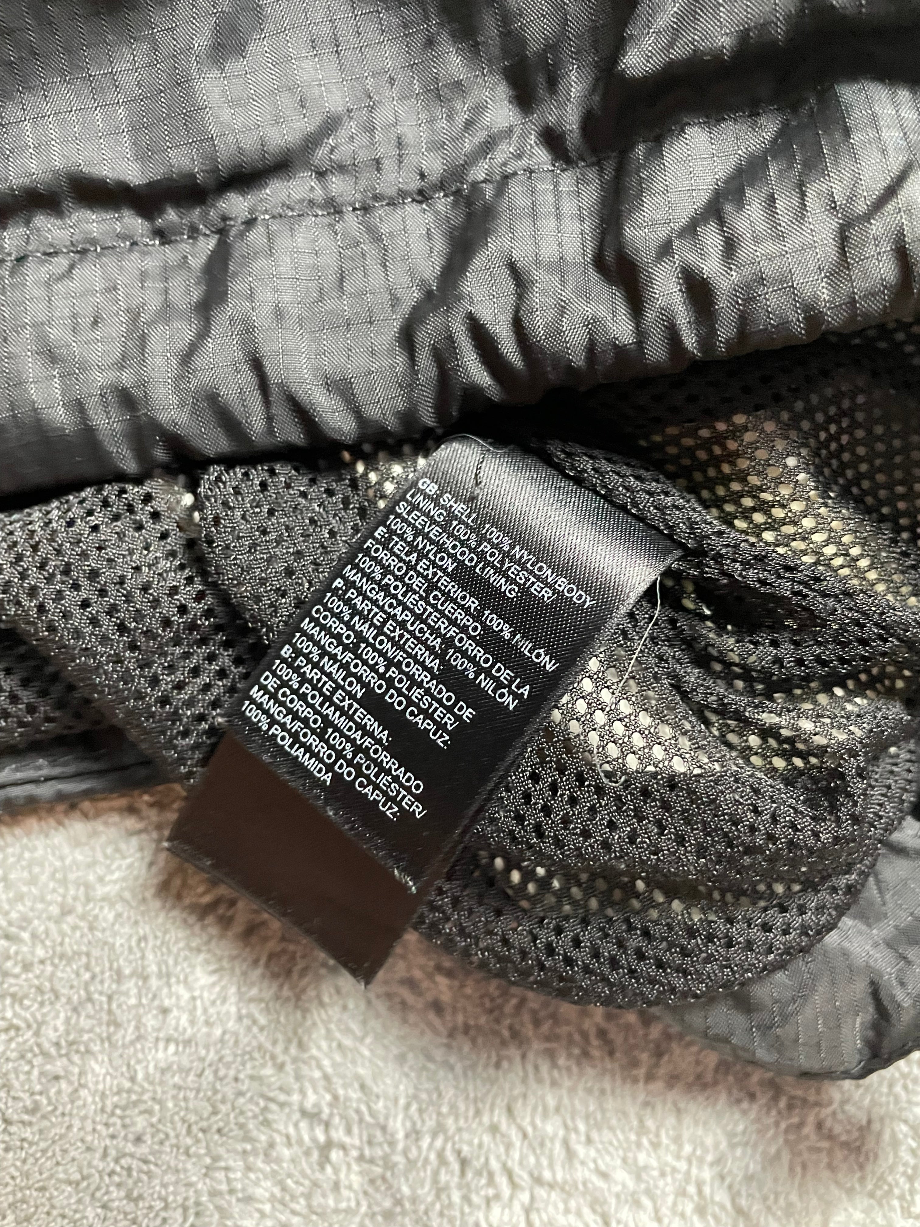 The North Face Regenjacke/Windbreaker in schwarz - Gr. M