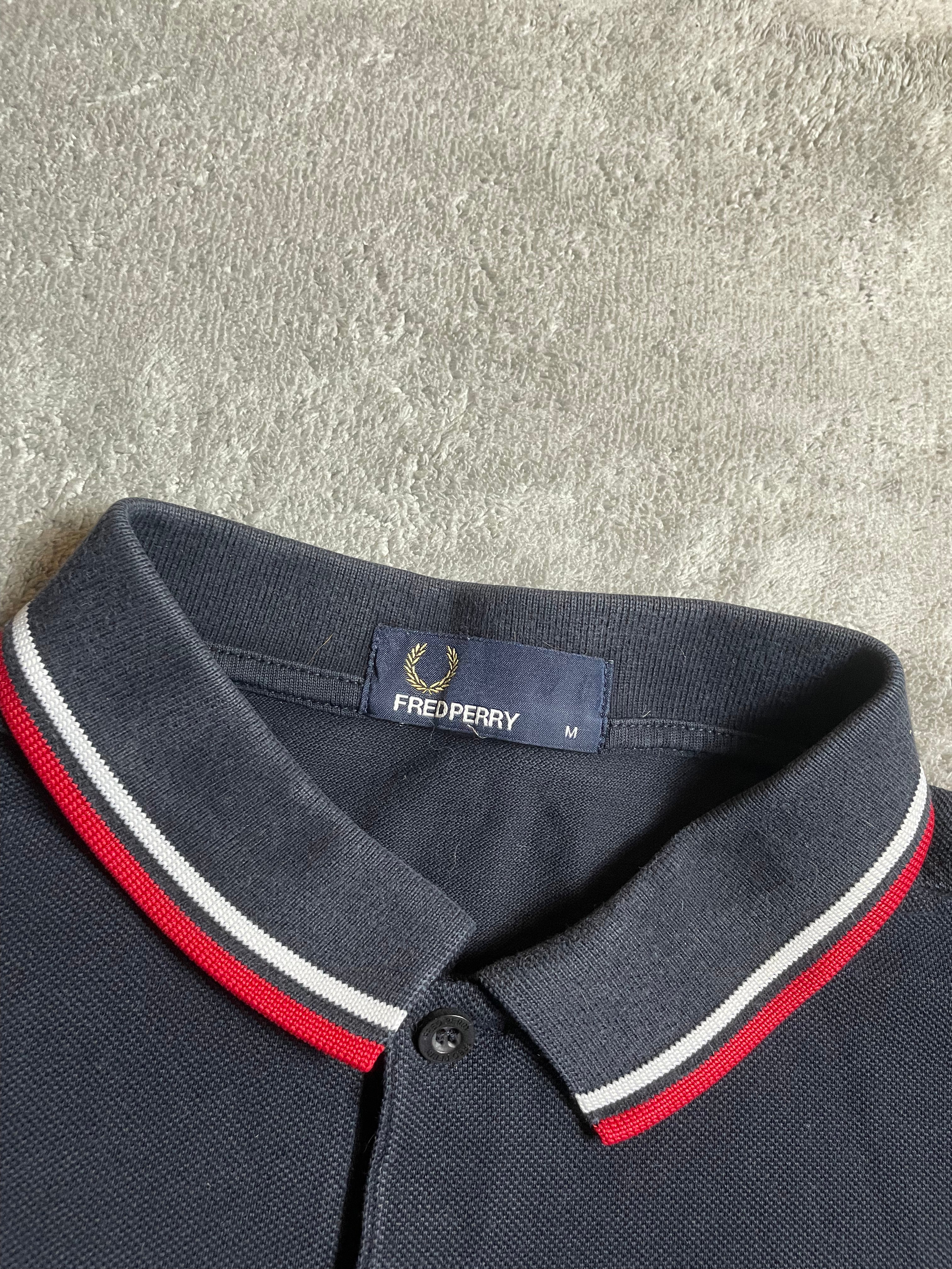 Fred Perry Poloshirt in Marineblau - Gr. M