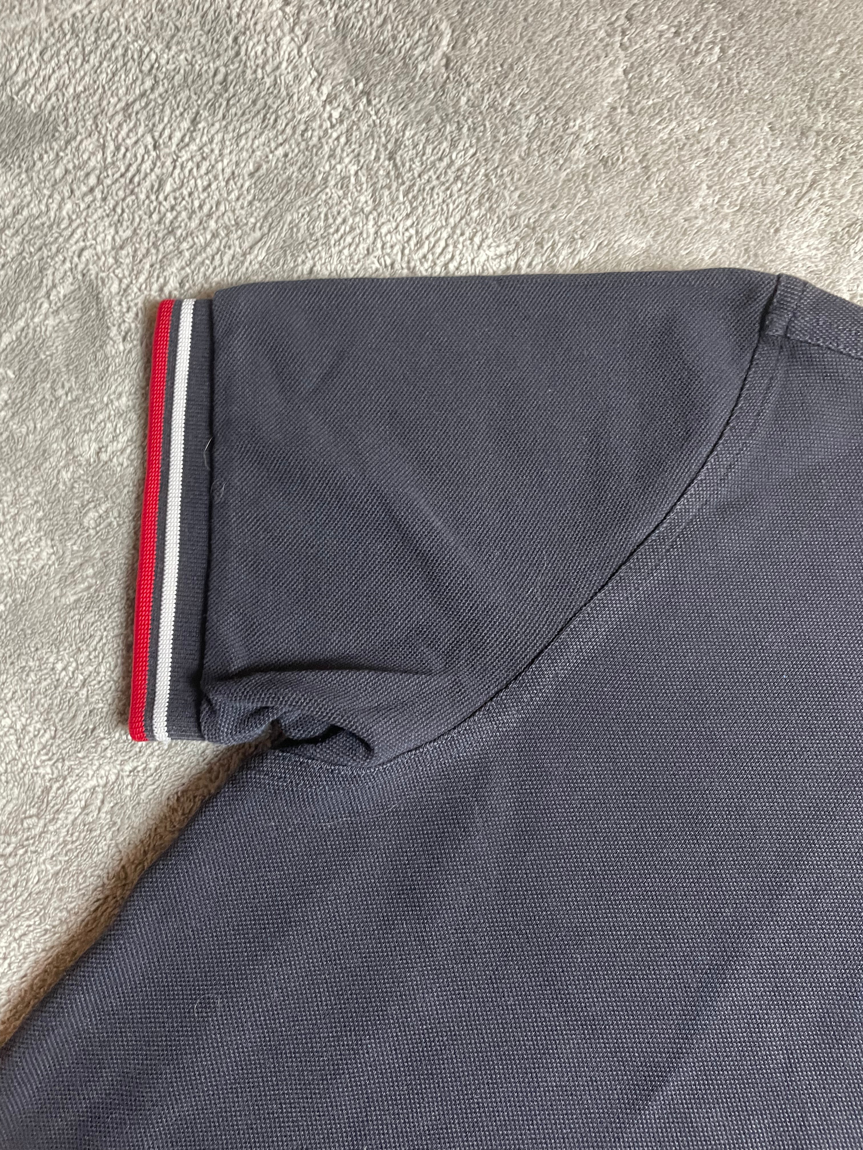 Fred Perry Poloshirt in Marineblau - Gr. M