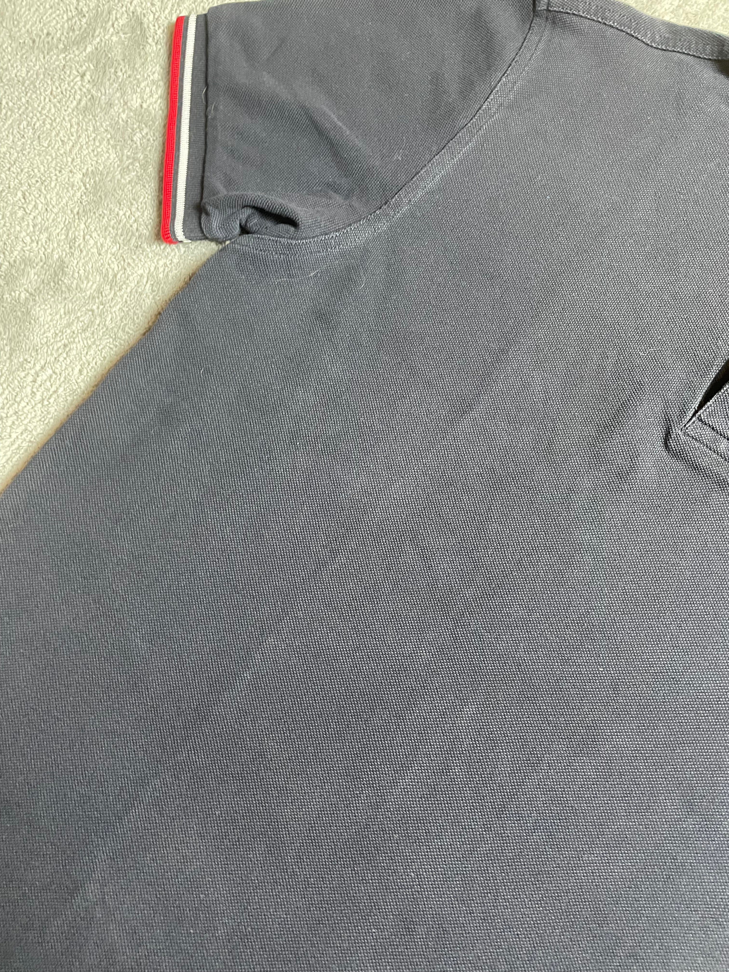 Fred Perry Poloshirt in Marineblau - Gr. M