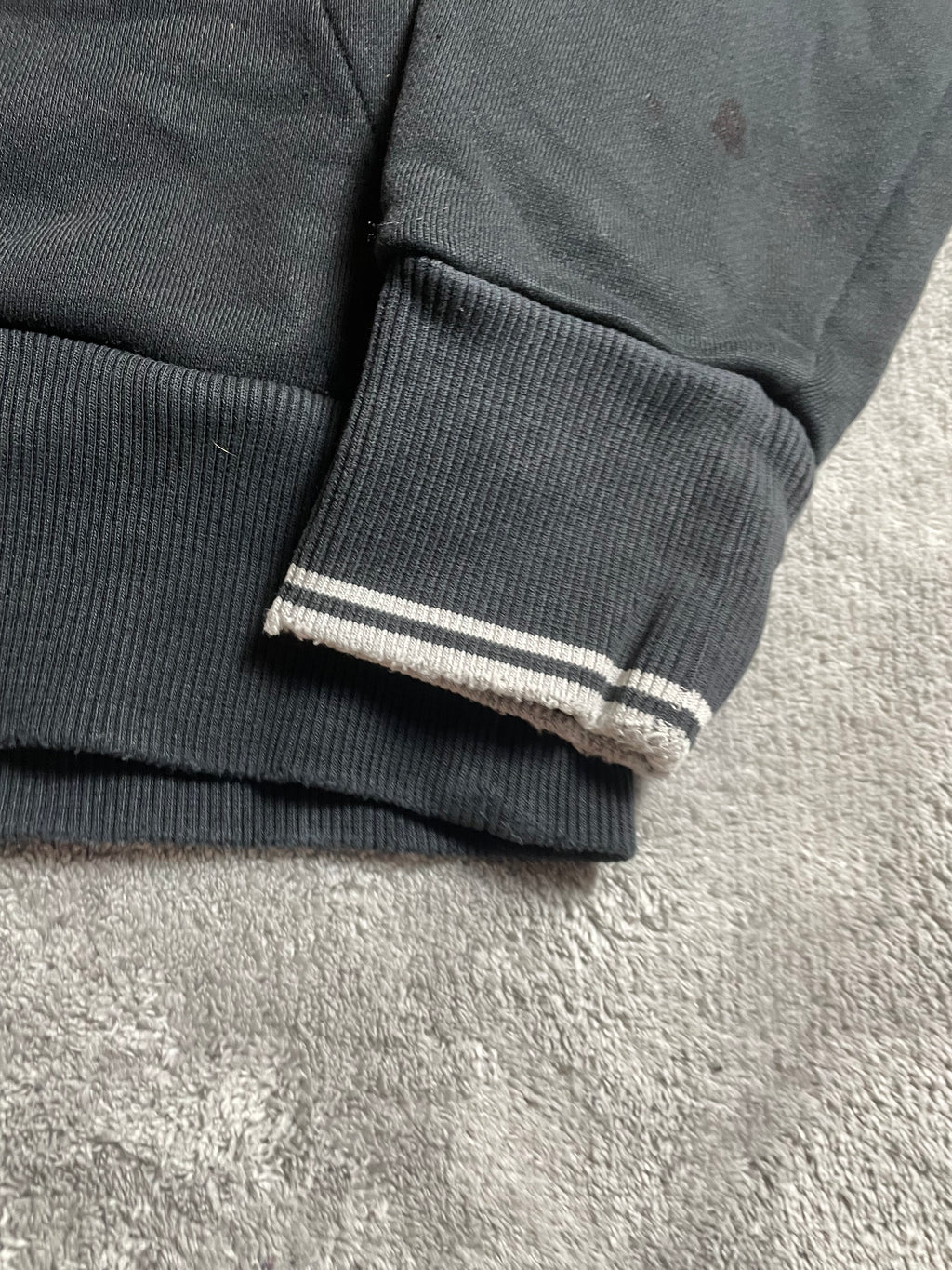 Fred Perry Kapuzenpullover in schwarz - Gr. S