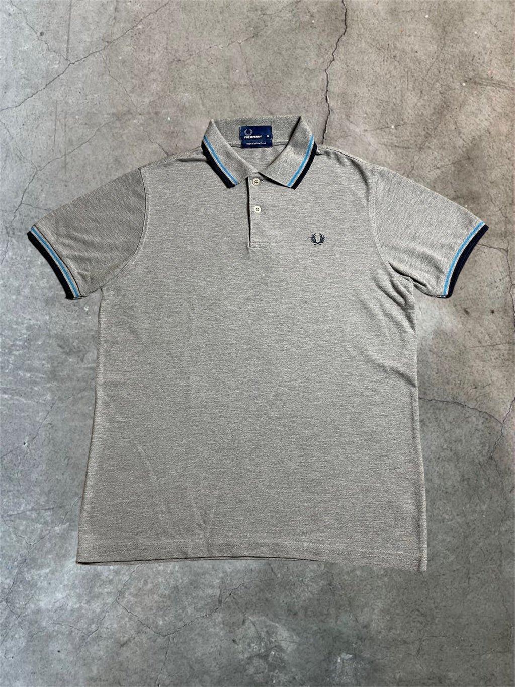 Fred Perry Polohemd in hellgrau - Gr. S