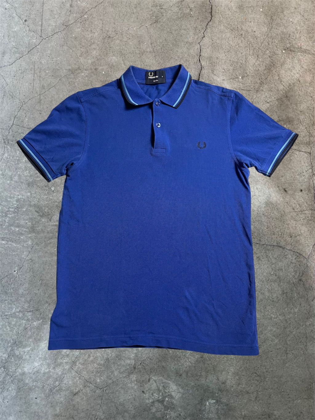 Fred Perry Polohemd in Marineblau - Gr. S