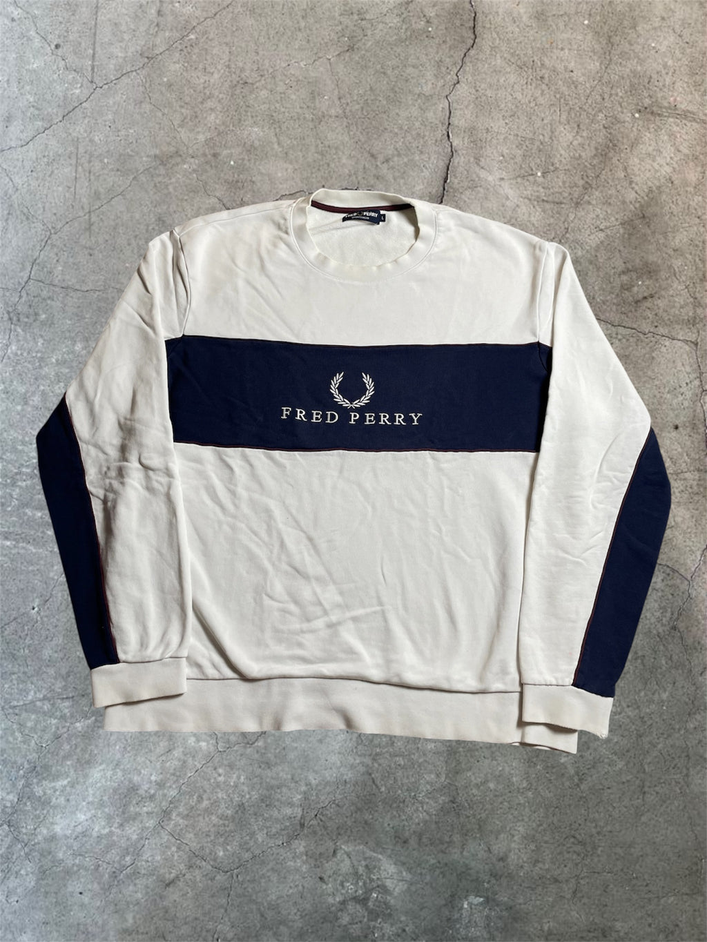 Fred Perry Sweatshirt in weiß, Marineblau - Gr. L