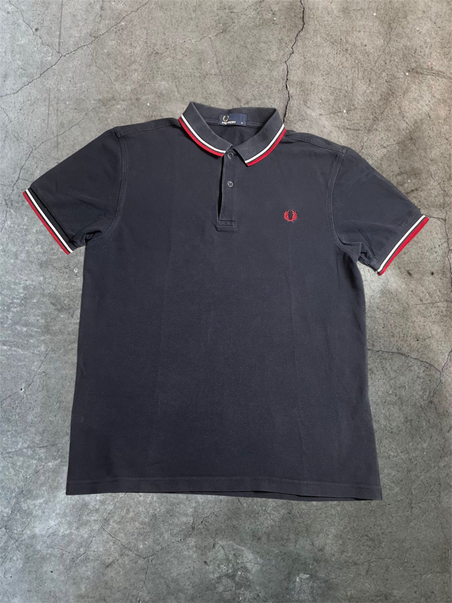 Fred Perry Poloshirt in Marineblau - Gr. M
