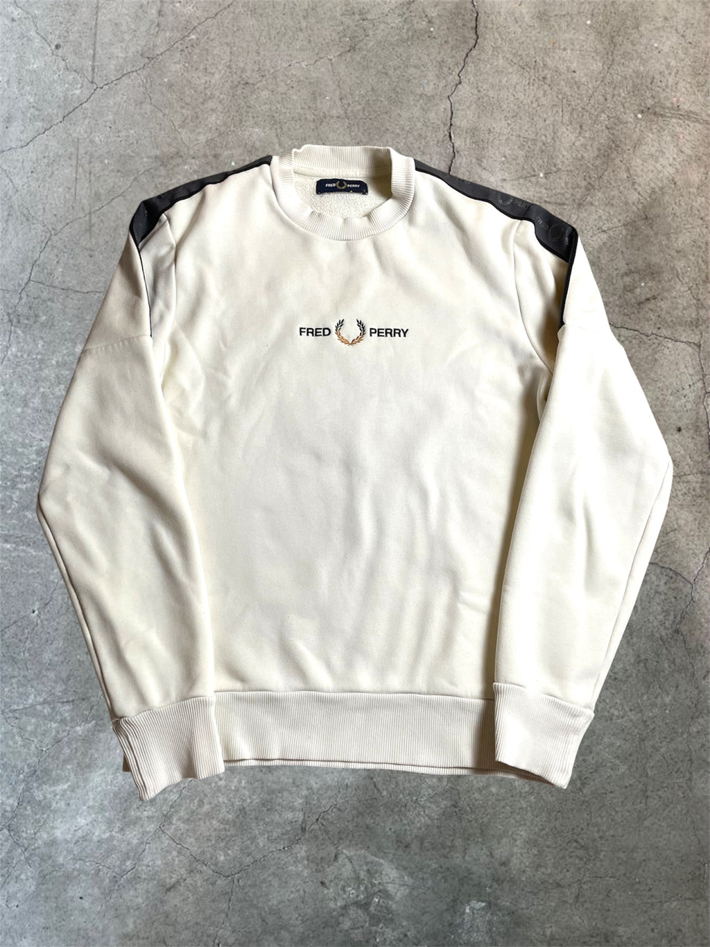 Fred Perry Taped Sweater in weiß, creme - Gr. S