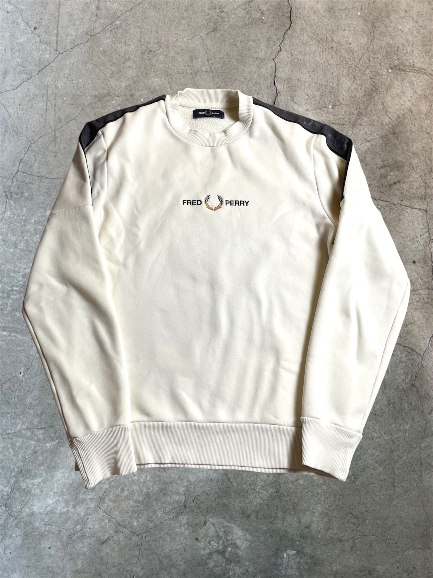 Fred Perry Taped Sweater in weiß, creme - Gr. S